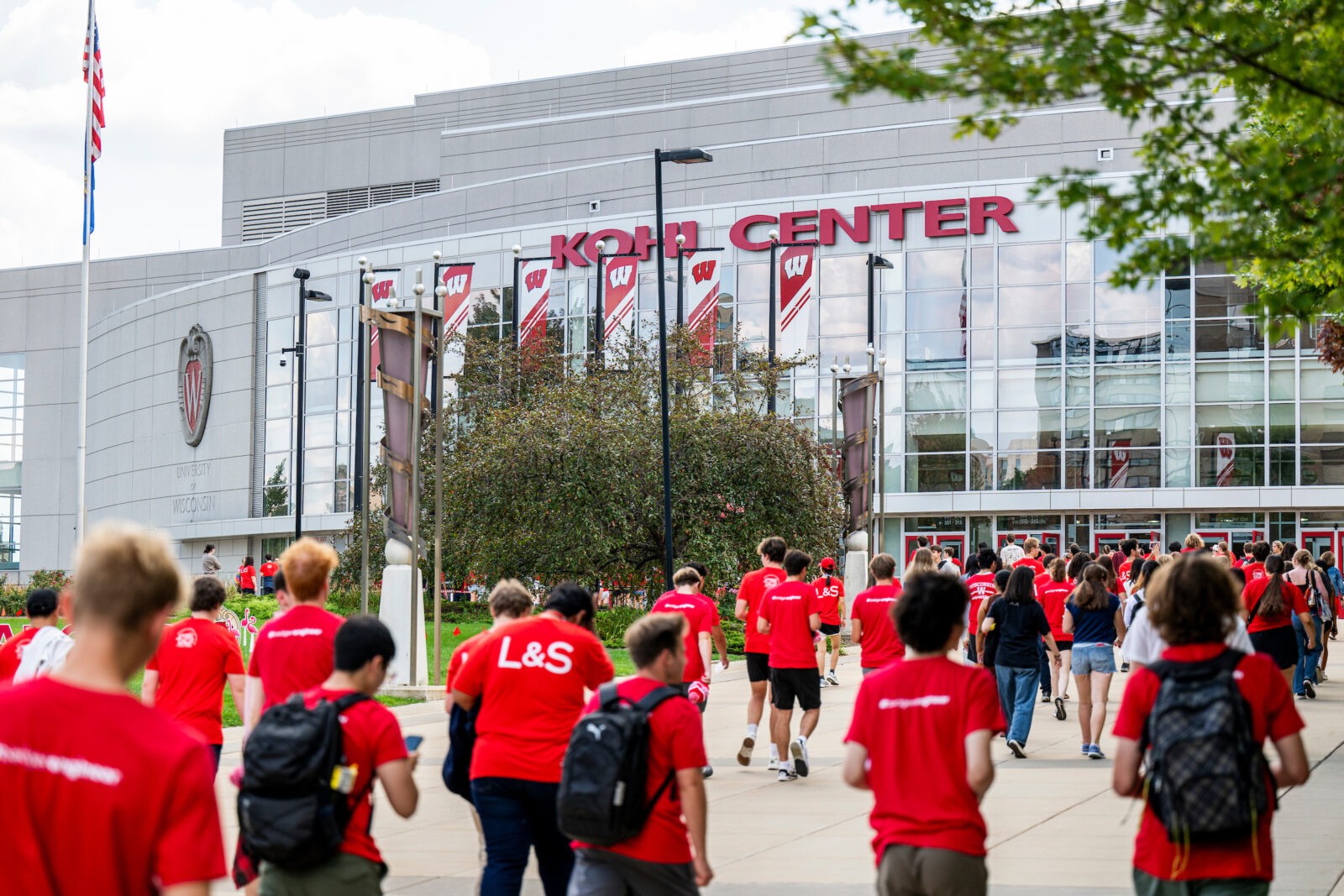 Student walk into the Kohl Center before Convocation at the University of Wisconsin–Madison on Sept. 2, 2025. New Student Convocation is part of Wisconsin Welcome.