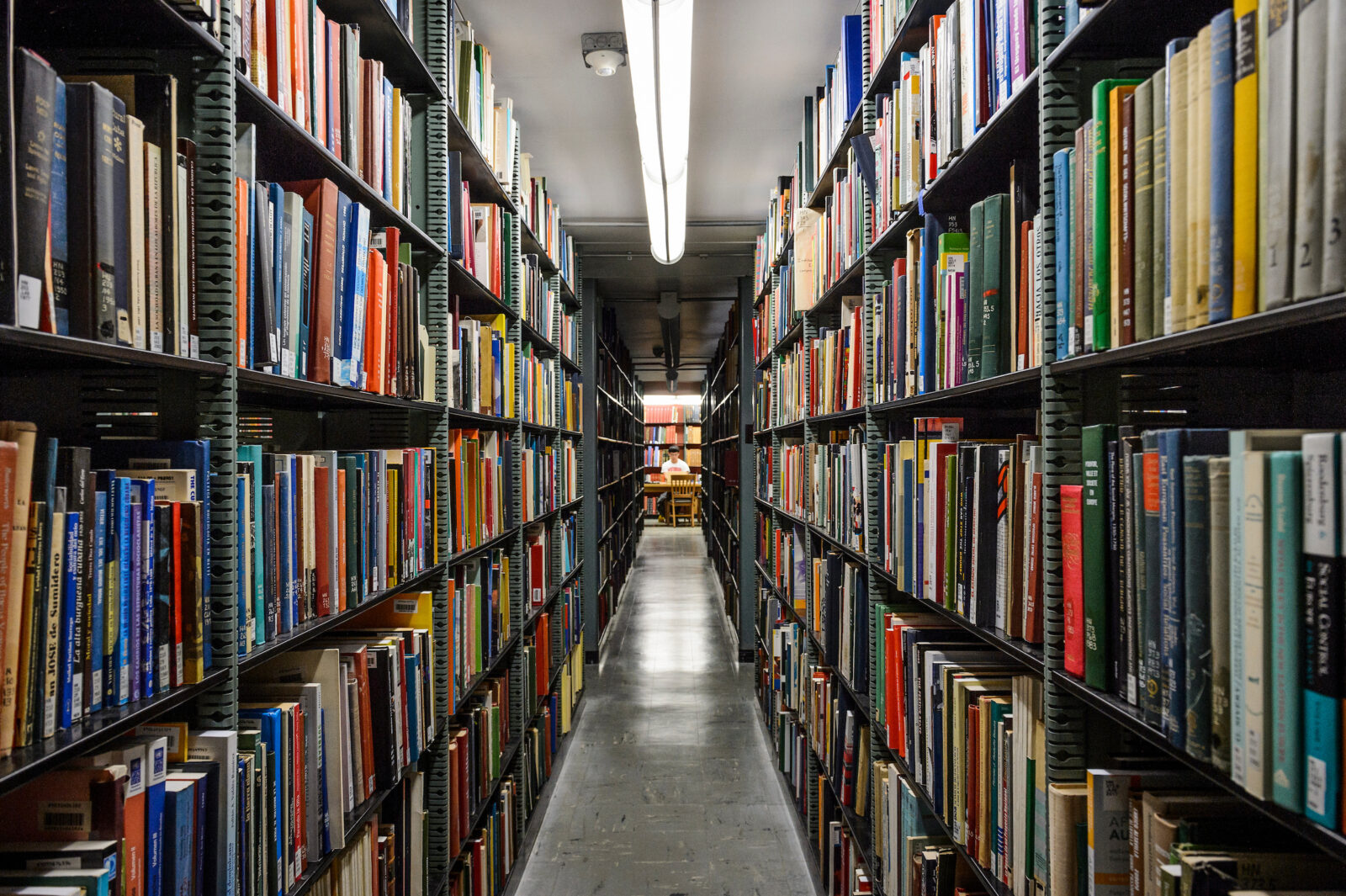 The quiet aisles of the north stacks at Memorial Library at the University of Wisconsin-Madison on Sept. 30, 2018. (Photo by Jeff Miller / UW-Madison)